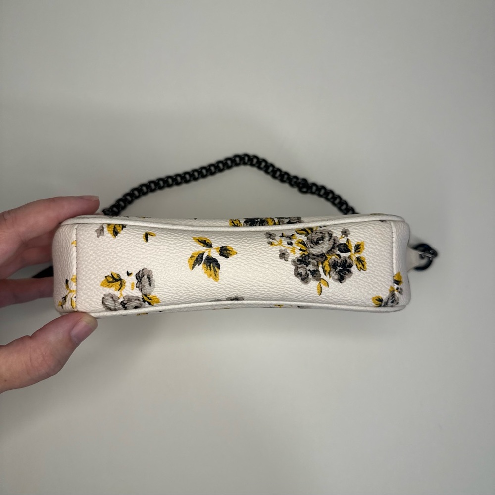 Coach White Floral Prairie Print Nolita 19 Wristlet - Picture 8 of 10